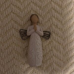 Willow Tree Angel with Cream Dress and Brown Hair